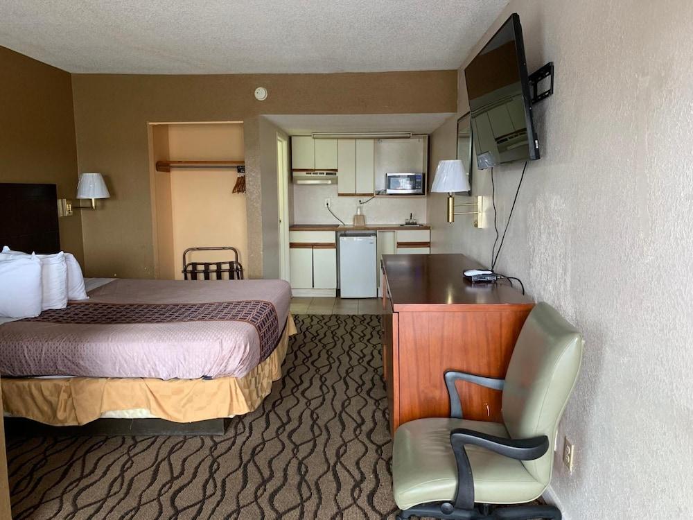 Zainee Inc Budgetel Inn And Suites Augusta Exterior foto